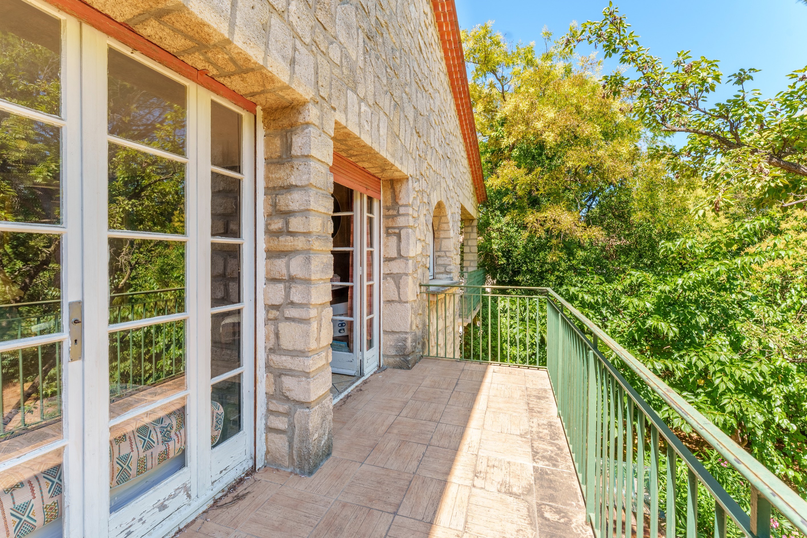  Near Les Arceaux, a 1970s stone gem… - 物件實景