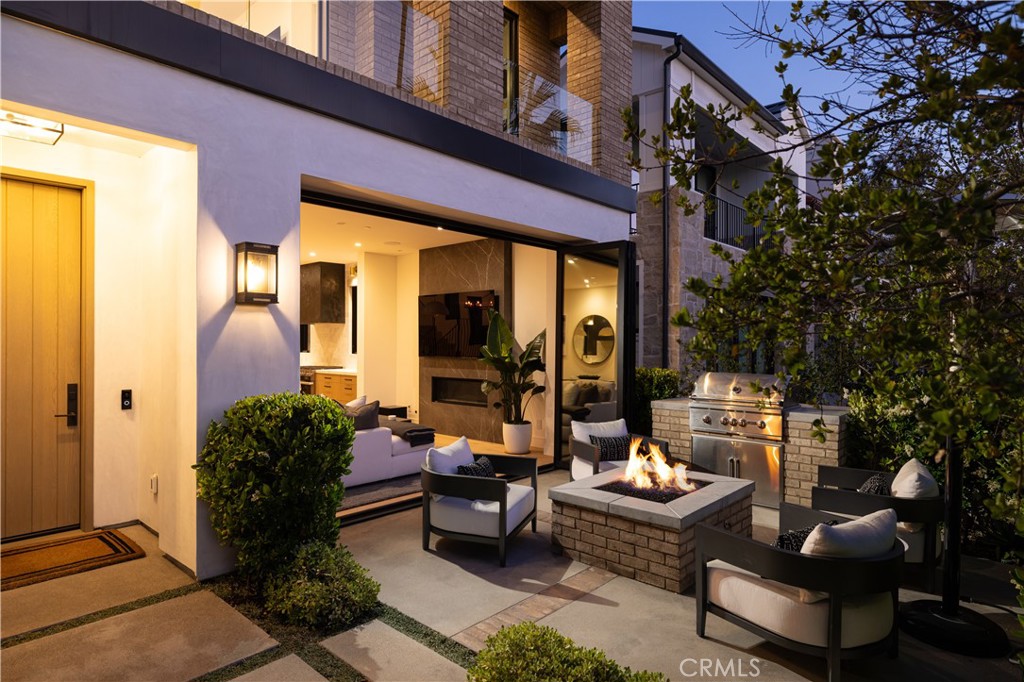 Corona del Mar, California, 92625, United States, 3 Bedrooms Bedrooms, ,4 BathroomsBathrooms,Residential,For Sale,1837053