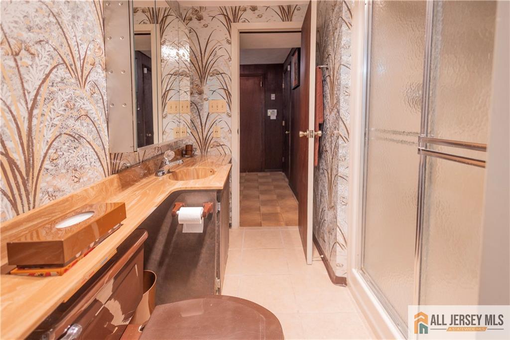 East Brunswick, New Jersey, 08816, United States, 5 Bedrooms Bedrooms, ,3 BathroomsBathrooms,Residential,For Sale,1890709