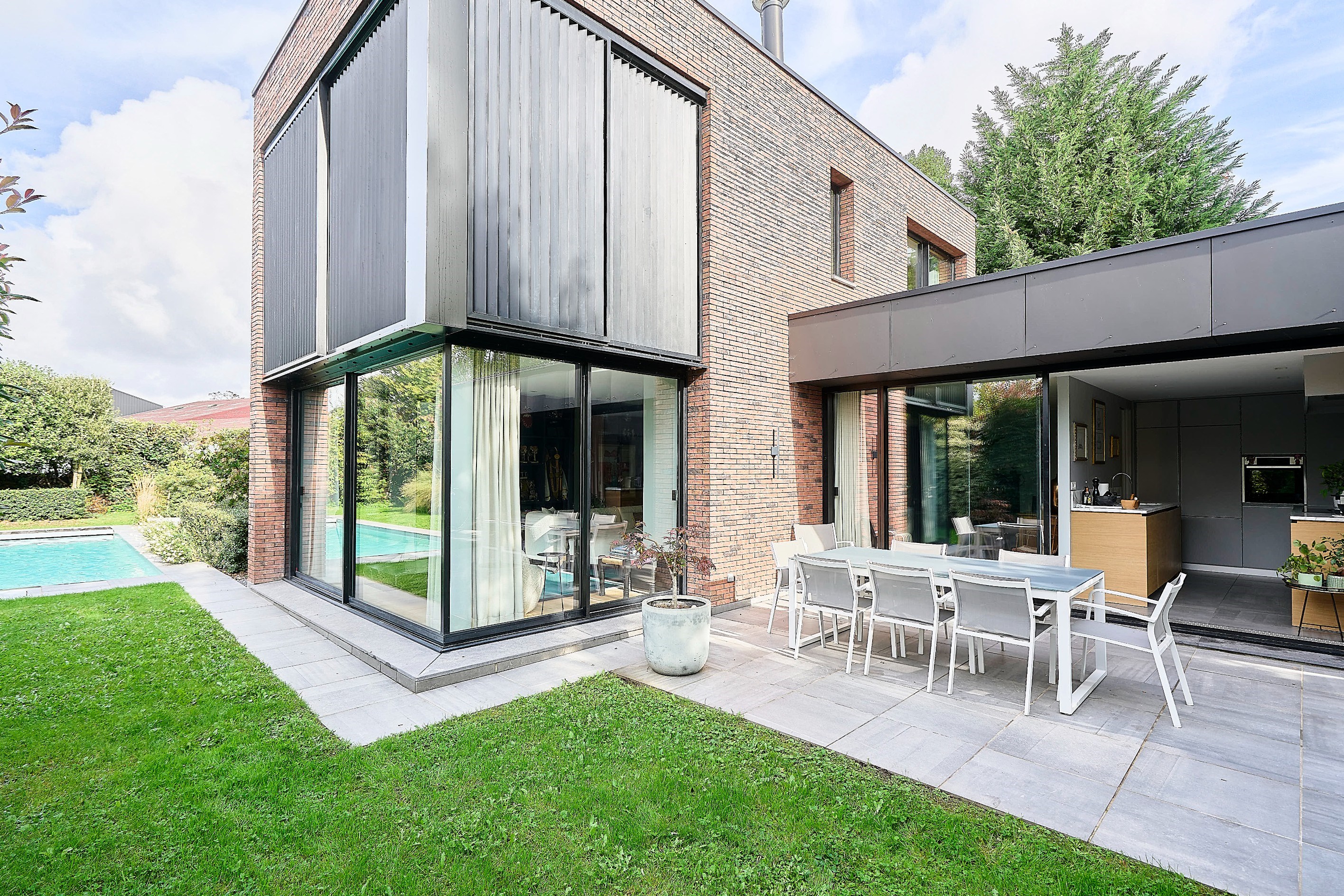  Substantial Semi-Detached Property with High-End Finishes in Louvil - 物件實景