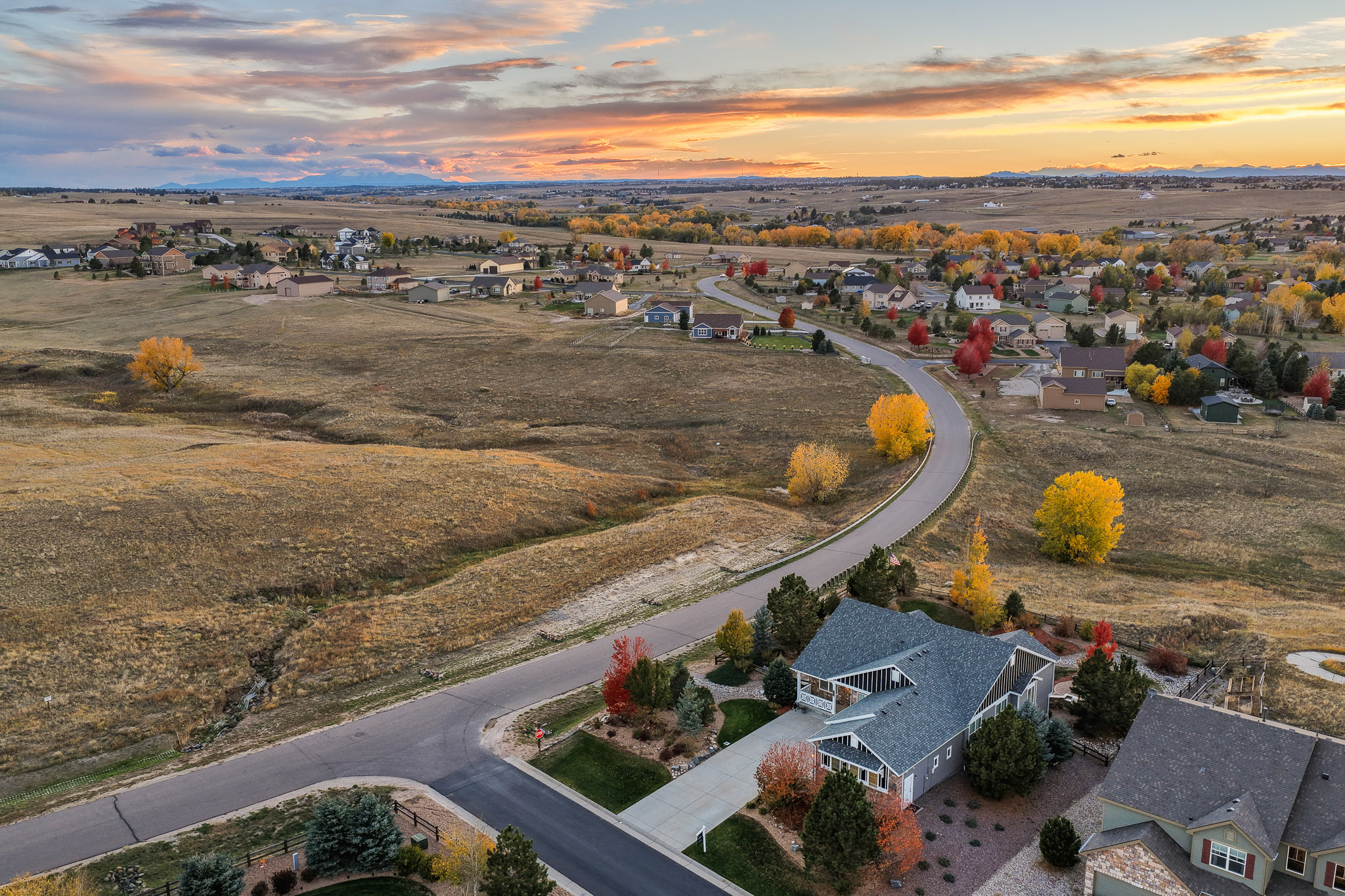  Experience elevated Colorado living in this exceptional ranch-style home. - 物件實景