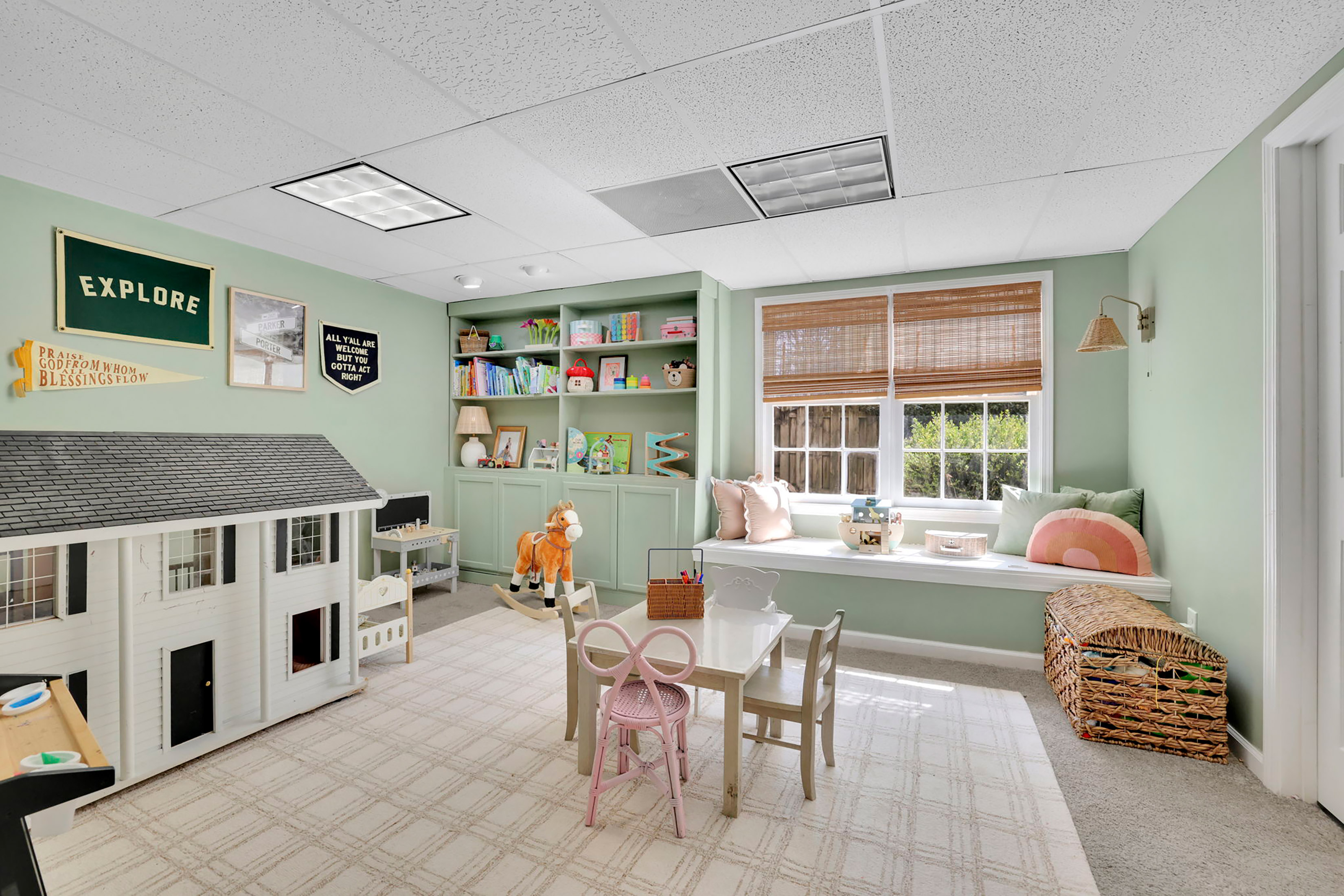 Beautifully Maintained Home Nestled Within a Quiet and Established Community - 物件實景