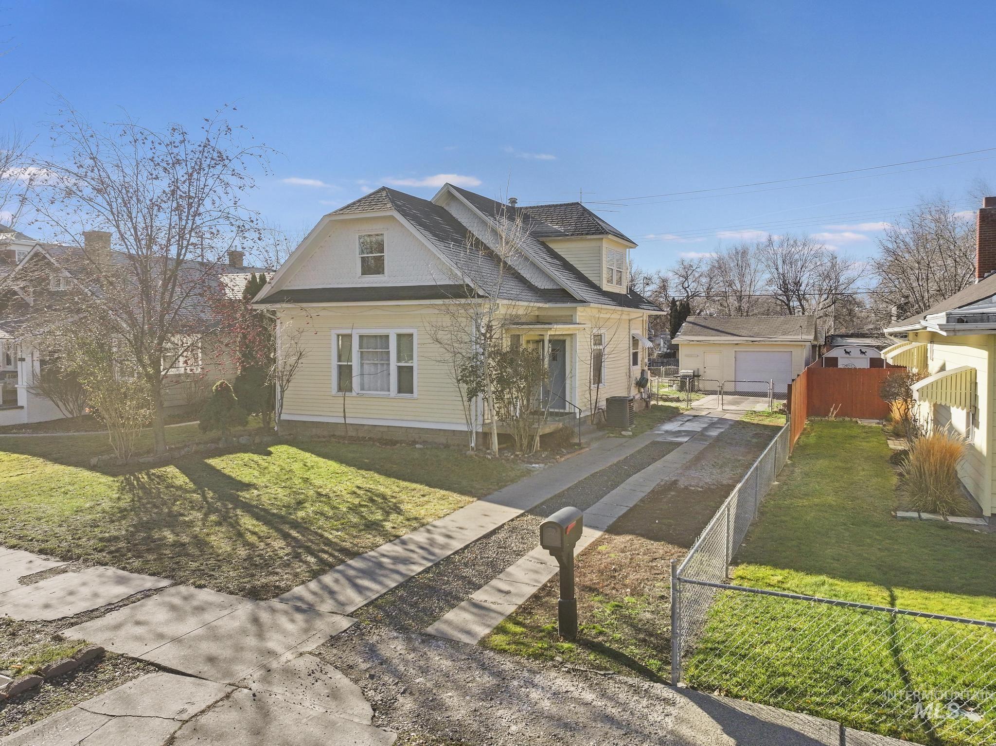 8th Ave, Twin Falls, ID 83301