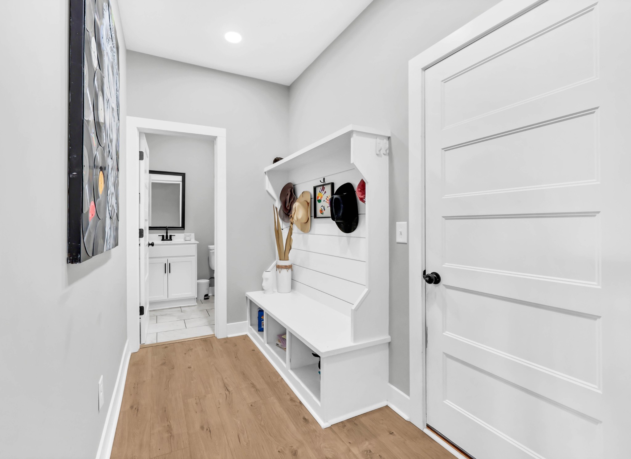 Clarksville, Tennessee, 37040, United States, 4 Bedrooms Bedrooms, ,3 BathroomsBathrooms,Residential,For Sale,2005319