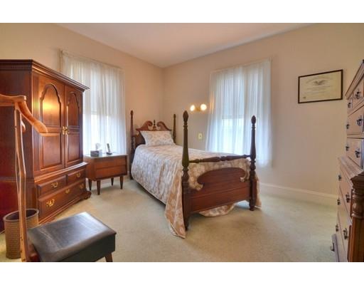 Quincy, Massachusetts, 02169, United States, 4 Bedrooms Bedrooms, ,2 BathroomsBathrooms,Residential,For Sale,1942556