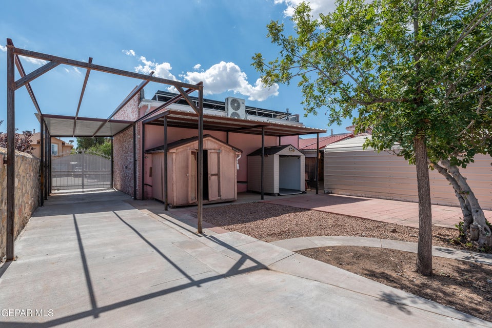 El Paso, Texas, 79934, United States, 4 Bedrooms Bedrooms, ,4 BathroomsBathrooms,Residential,For Sale,1978483