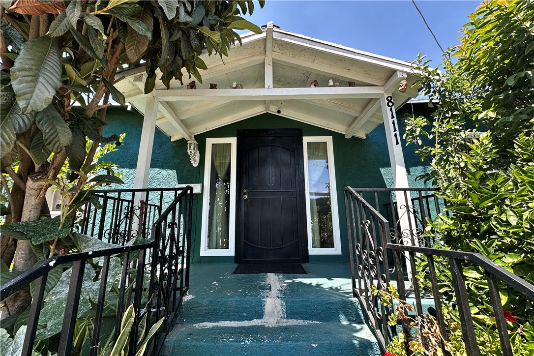 Los Angeles, California, 90047, United States, 3 Bedrooms Bedrooms, ,2 BathroomsBathrooms,Residential,For Sale,1980559