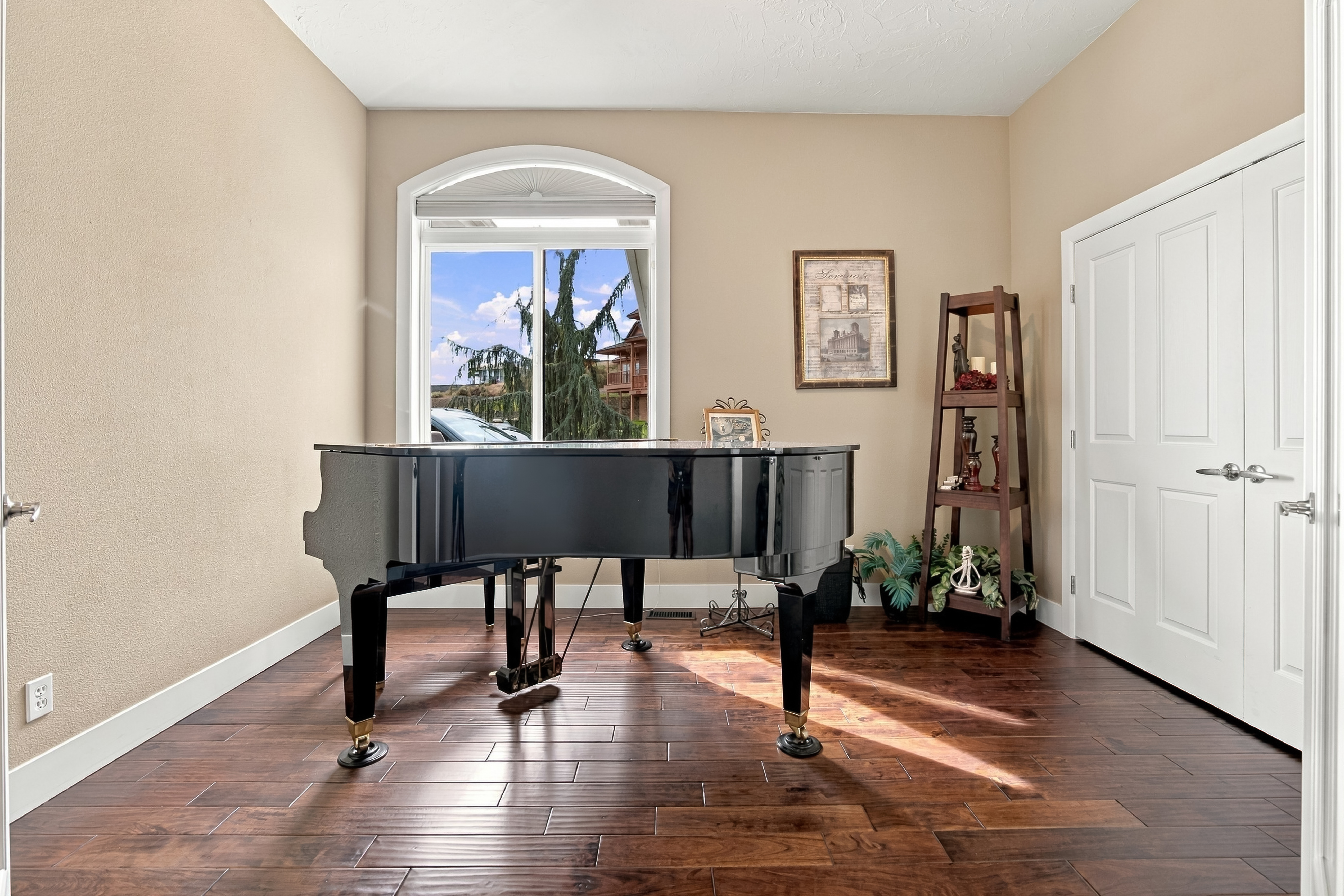  Welcome to 2716 S Irving Street - 物件實景