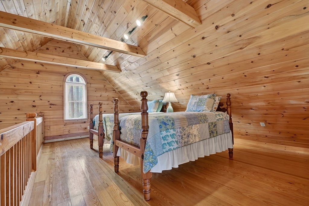 Ellijay, Georgia, 30536, United States, 3 Bedrooms Bedrooms, ,3 BathroomsBathrooms,Residential,For Sale,2009787