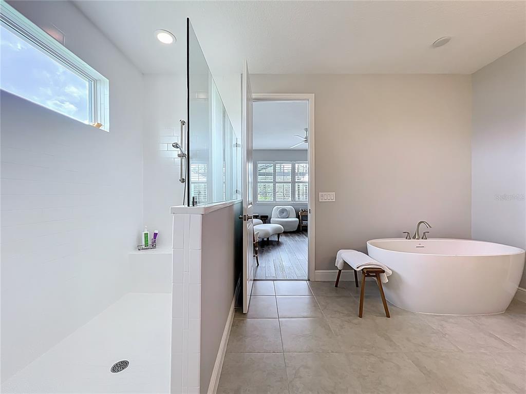 Groveland, Florida, 34736, United States, 5 Bedrooms Bedrooms, ,7 BathroomsBathrooms,Residential,For Sale,1906633
