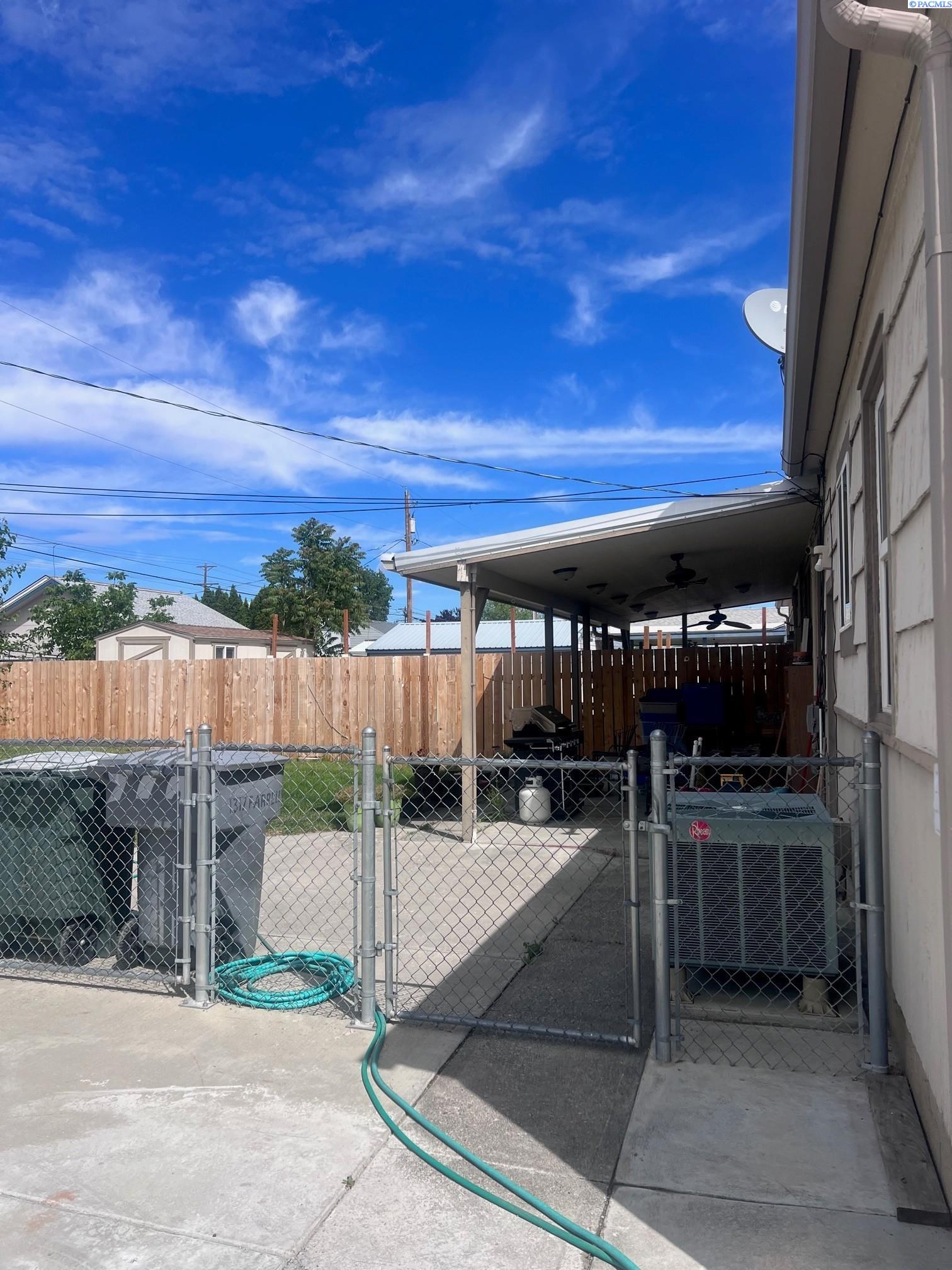 Richland, Washington, 99354, United States, 4 Bedrooms Bedrooms, ,Residential,For Sale,1806470