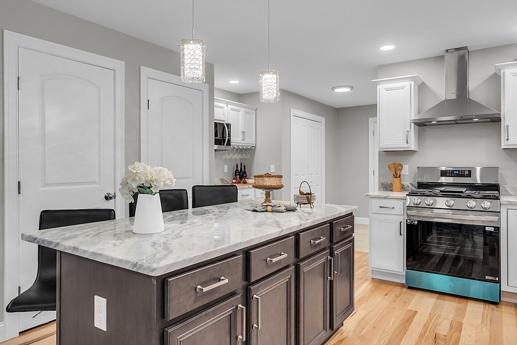 Leominster, Massachusetts, 01453, United States, 4 Bedrooms Bedrooms, ,3 BathroomsBathrooms,Residential,For Sale,1828563