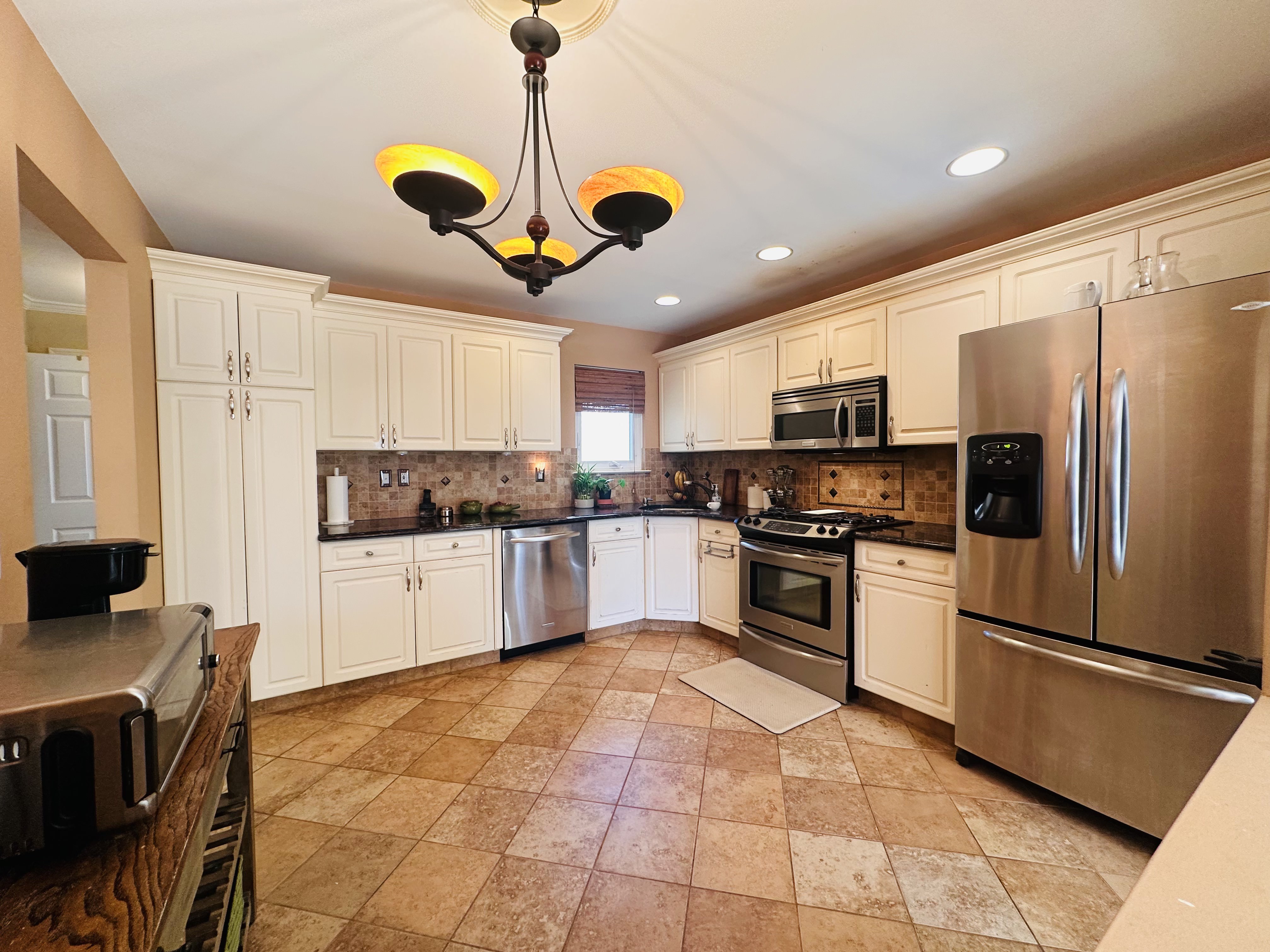 Montville, New Jersey, 07045, United States, 3 Bedrooms Bedrooms, ,4 BathroomsBathrooms,Residential,For Sale,1987436