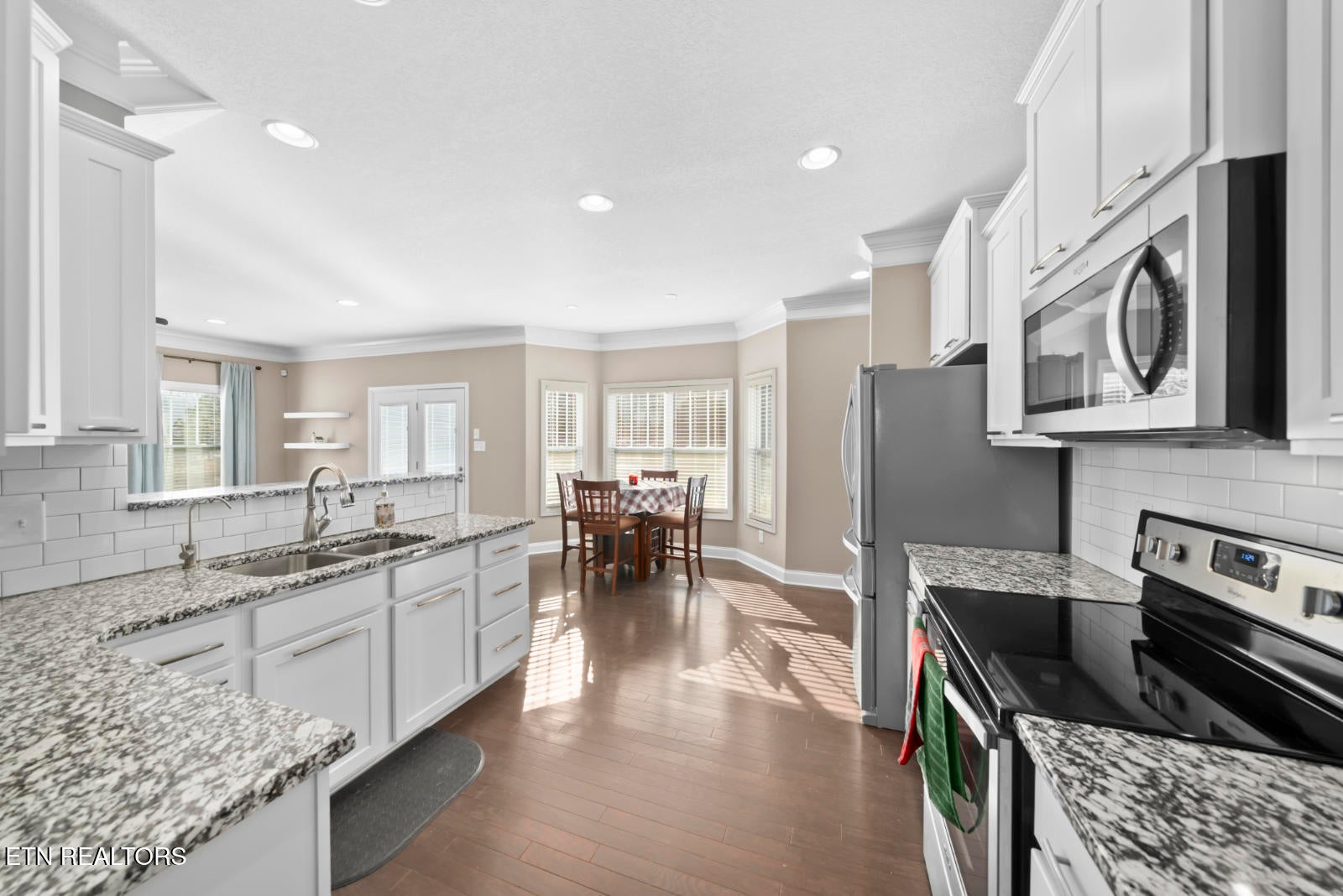 Oak Ridge, Tennessee, 37830, United States, 4 Bedrooms Bedrooms, ,3 BathroomsBathrooms,Residential,For Sale,2003025