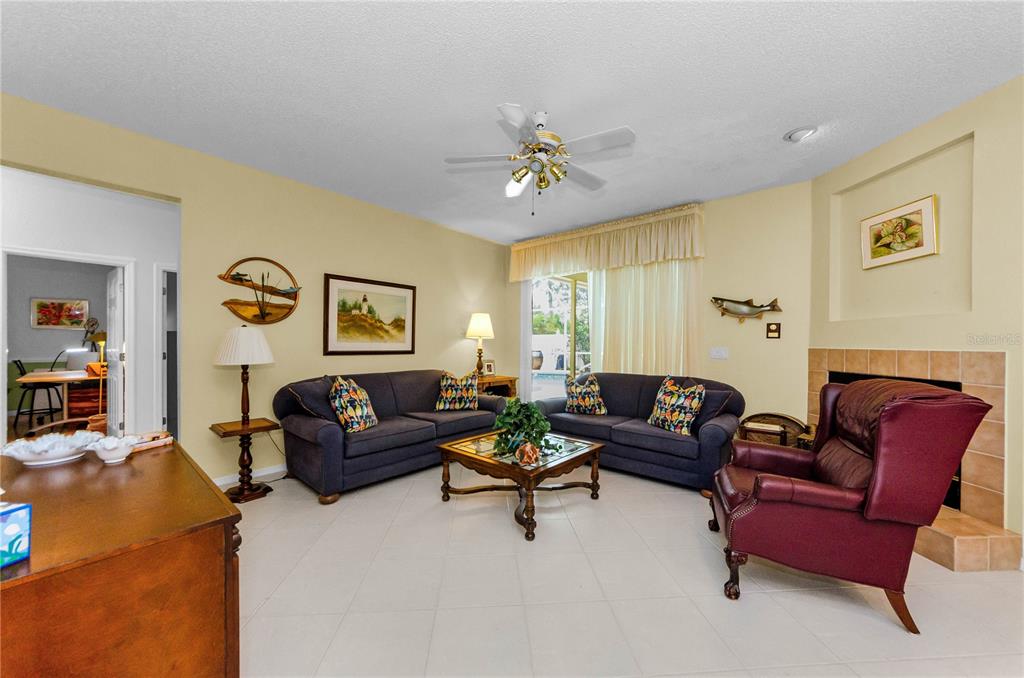 Dunedin, Florida, 34698, United States, 4 Bedrooms Bedrooms, ,2 BathroomsBathrooms,Residential,For Sale,1848616