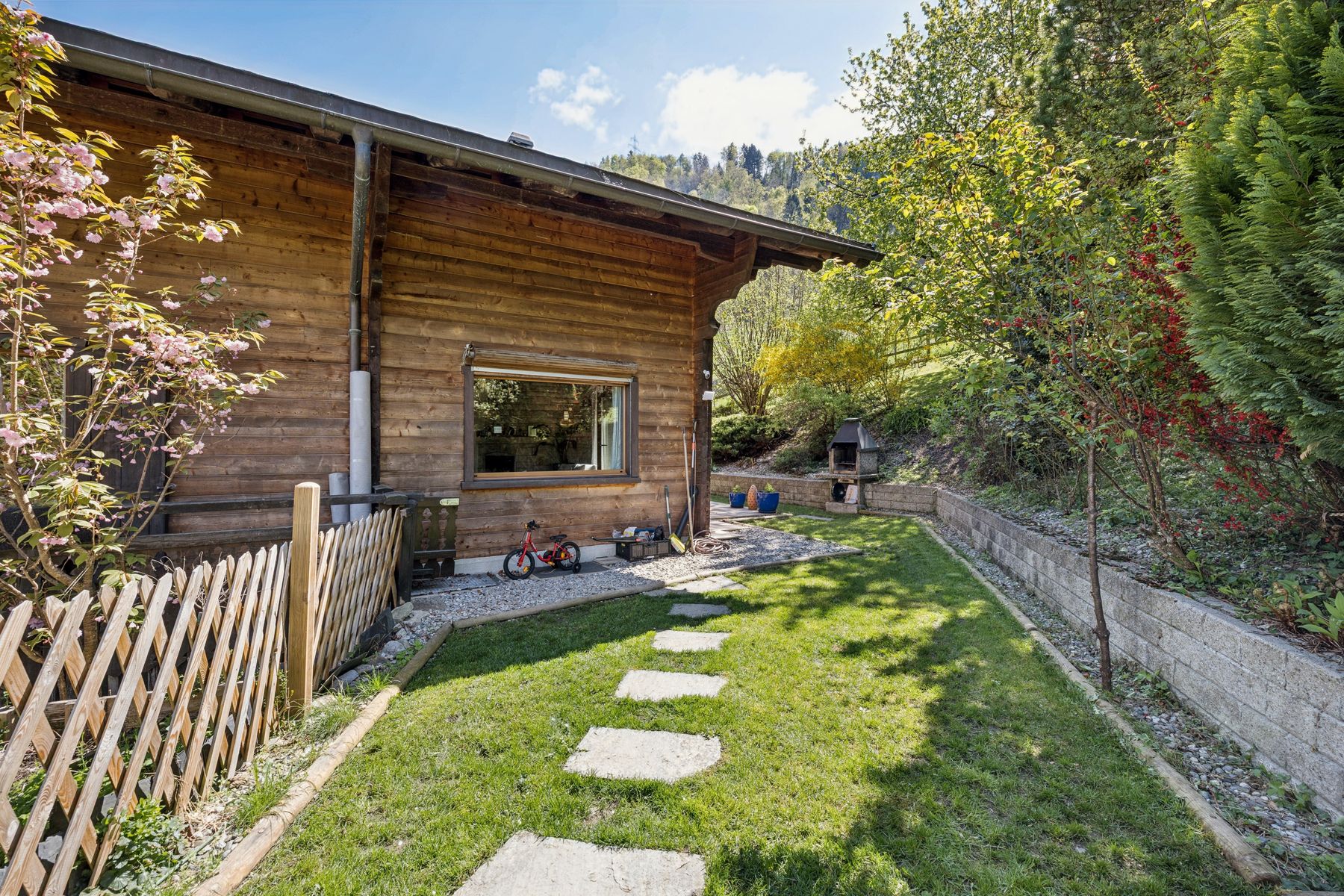  Beautifully renovated chalet with exceptional views - 物件實景