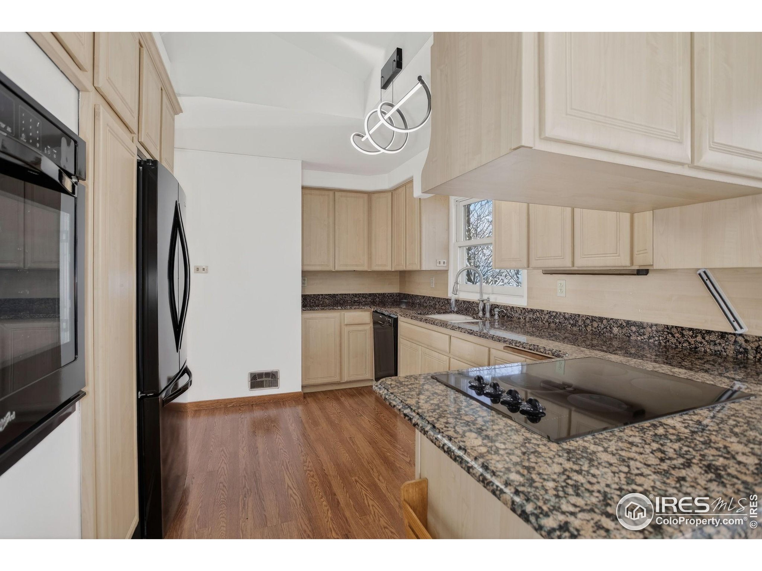 Louisville, Colorado, 80027, United States, 4 Bedrooms Bedrooms, ,Residential,For Sale,2003307