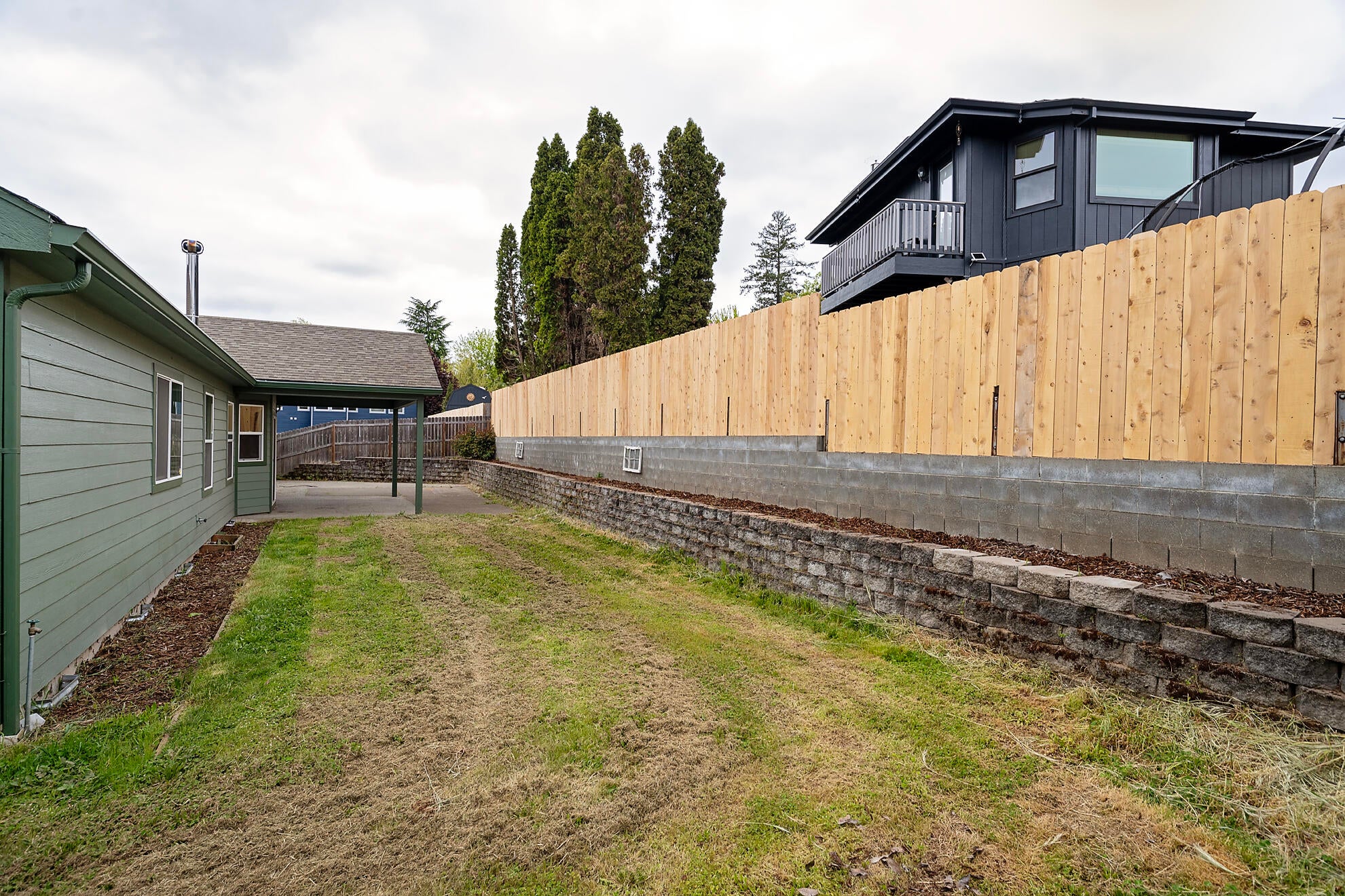 Grants Pass, Oregon, 97526, United States, 3 Bedrooms Bedrooms, ,3 BathroomsBathrooms,Residential,For Sale,1994829