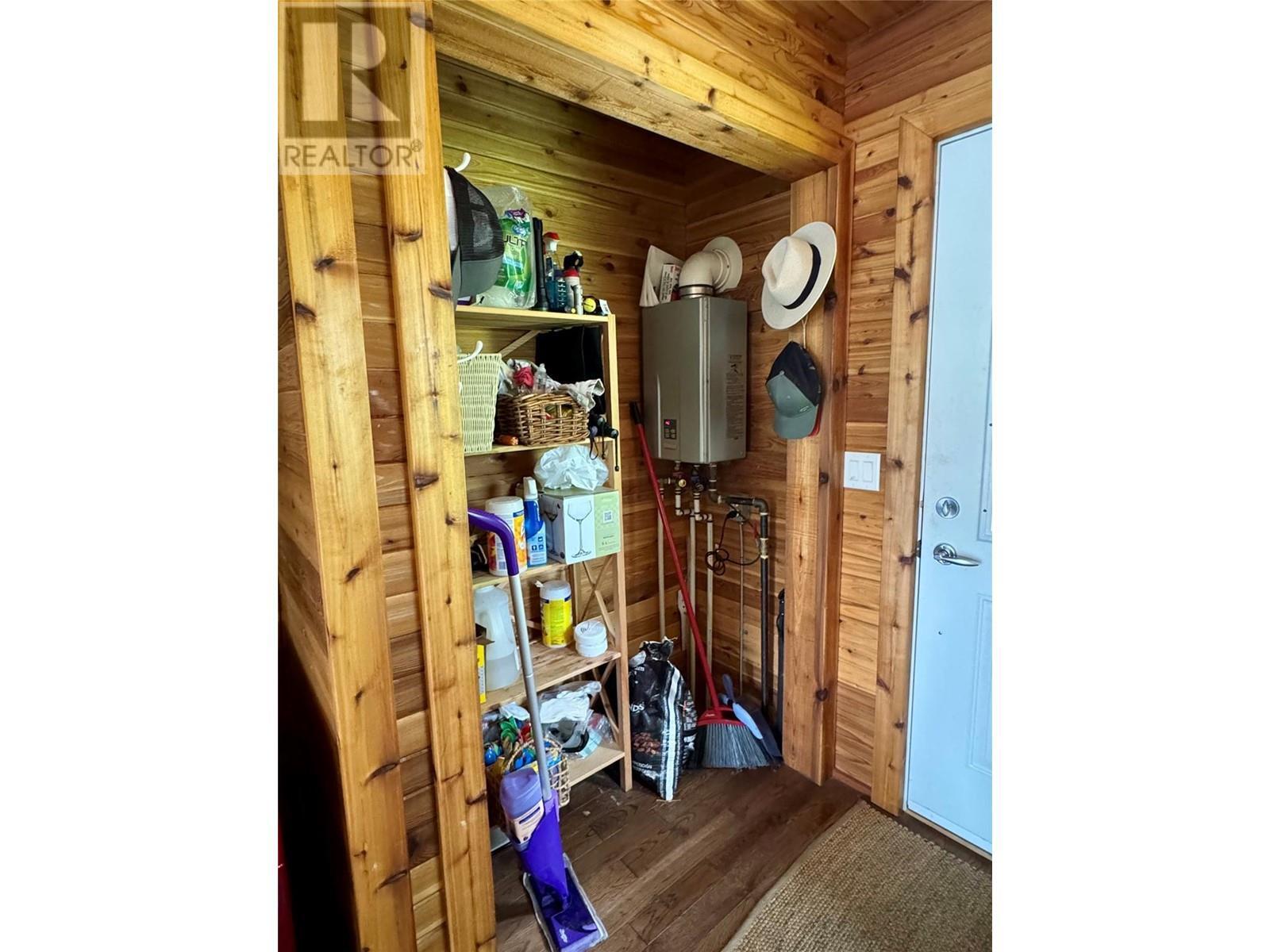 SICAMOUS, British Columbia, V0E 2V0, CA, 3 Bedrooms Bedrooms, ,2 BathroomsBathrooms,Residential,For Sale,1838077