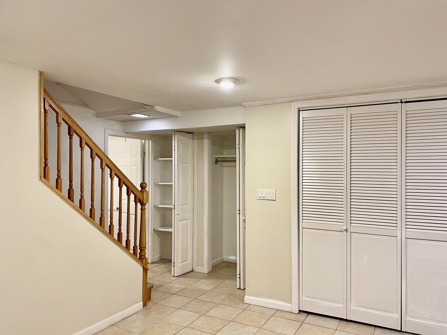 Skokie, Illinois, 60076, United States, 3 Bedrooms Bedrooms, ,3 BathroomsBathrooms,Residential,For Sale,1932038