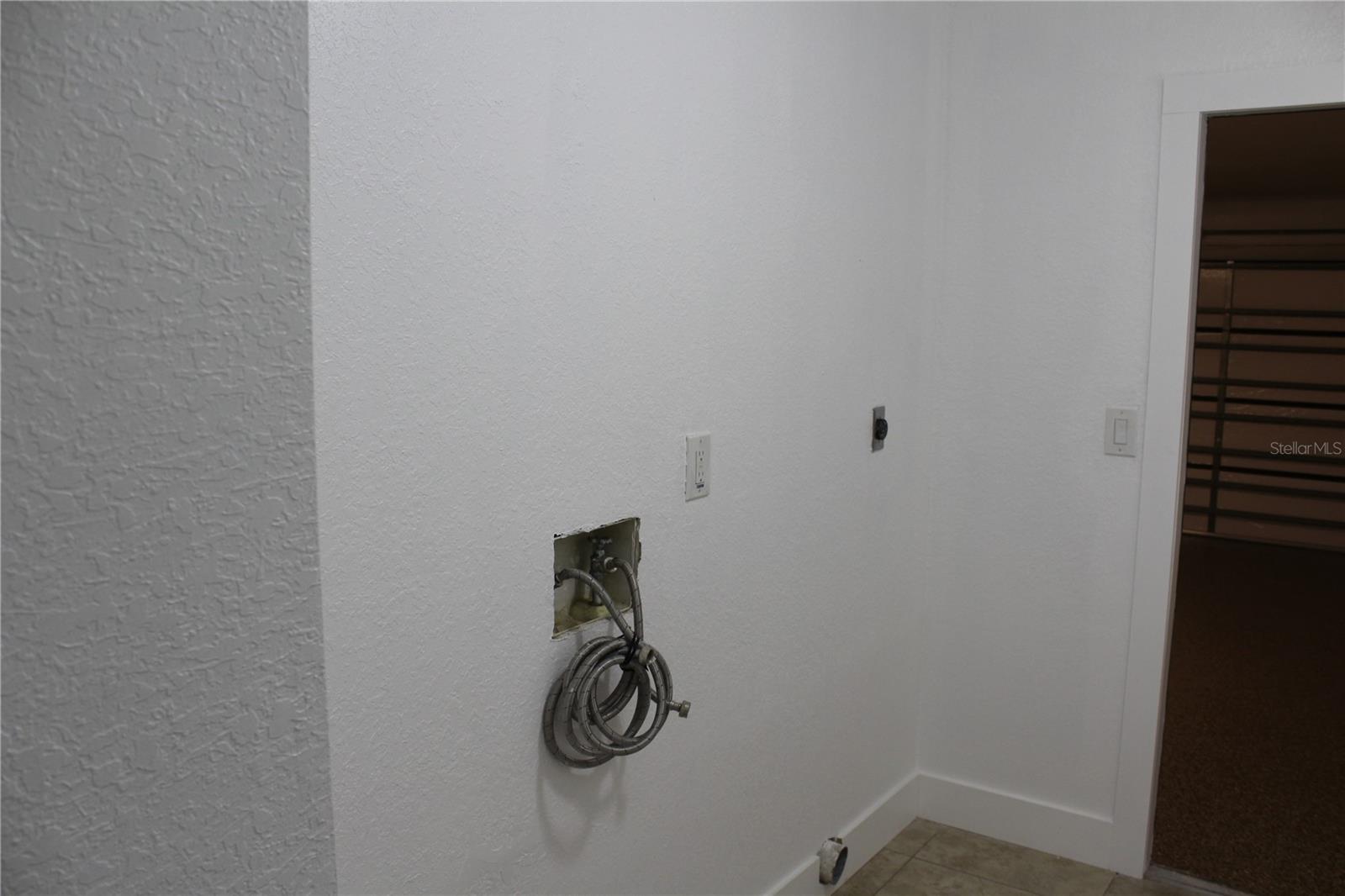 Largo, Florida, 33773, United States, 3 Bedrooms Bedrooms, ,2 BathroomsBathrooms,Residential,For Sale,1870302
