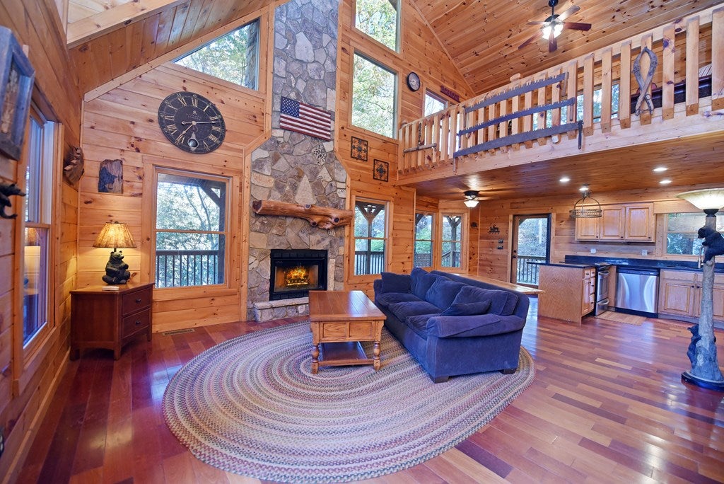 Suches, Georgia, 30572, United States, 3 Bedrooms Bedrooms, ,3 BathroomsBathrooms,Residential,For Sale,1877290
