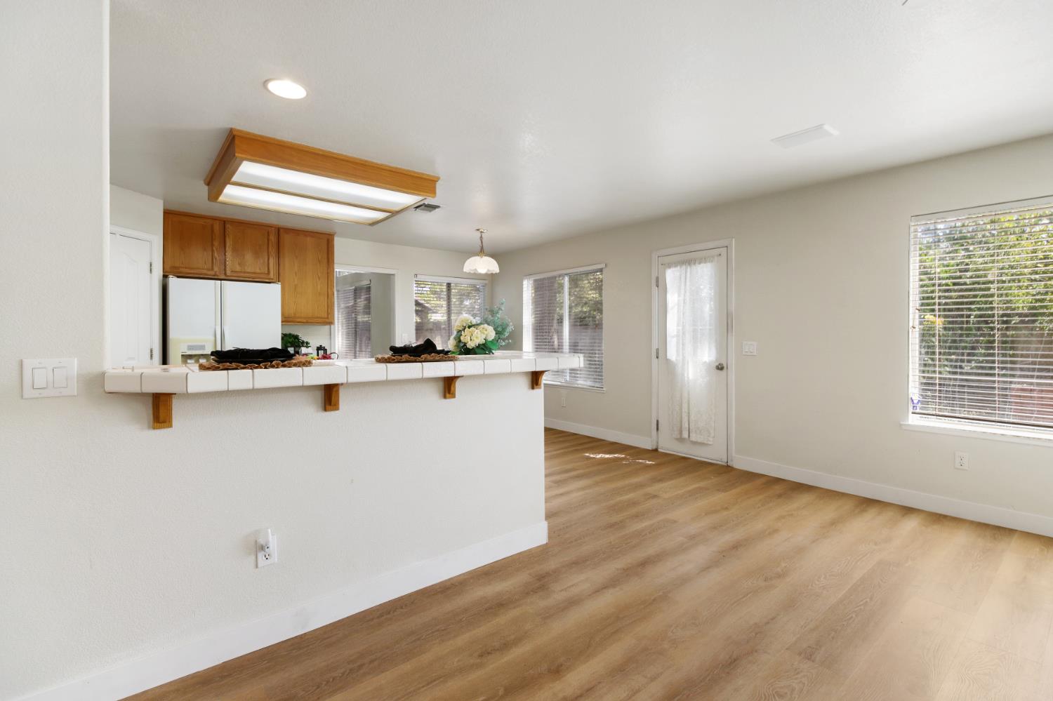 Folsom, California, 95630, United States, 4 Bedrooms Bedrooms, ,3 BathroomsBathrooms,Residential,For Sale,1926196
