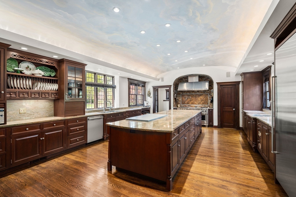 Wellesley, Massachusetts, 02482, United States, 9 Bedrooms Bedrooms, ,10 BathroomsBathrooms,Residential,For Sale,1804241