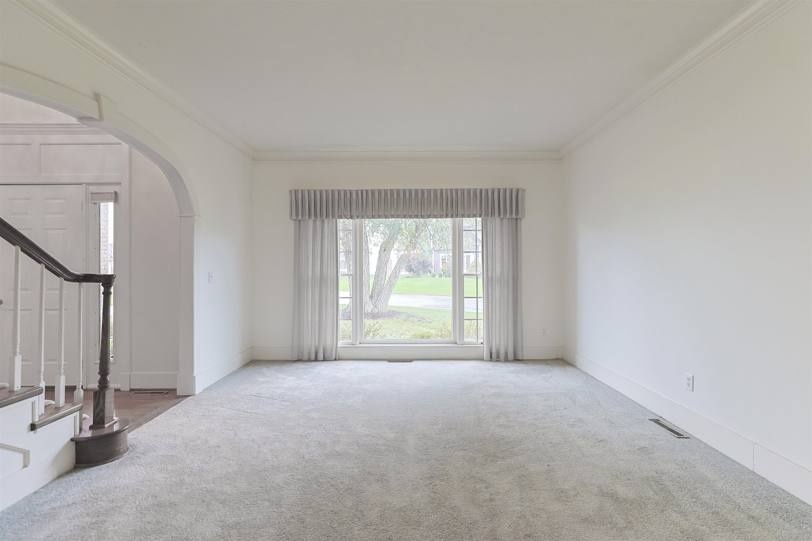 South Bend, Indiana, 46614, United States, 4 Bedrooms Bedrooms, ,4 BathroomsBathrooms,Residential,For Sale,1985327