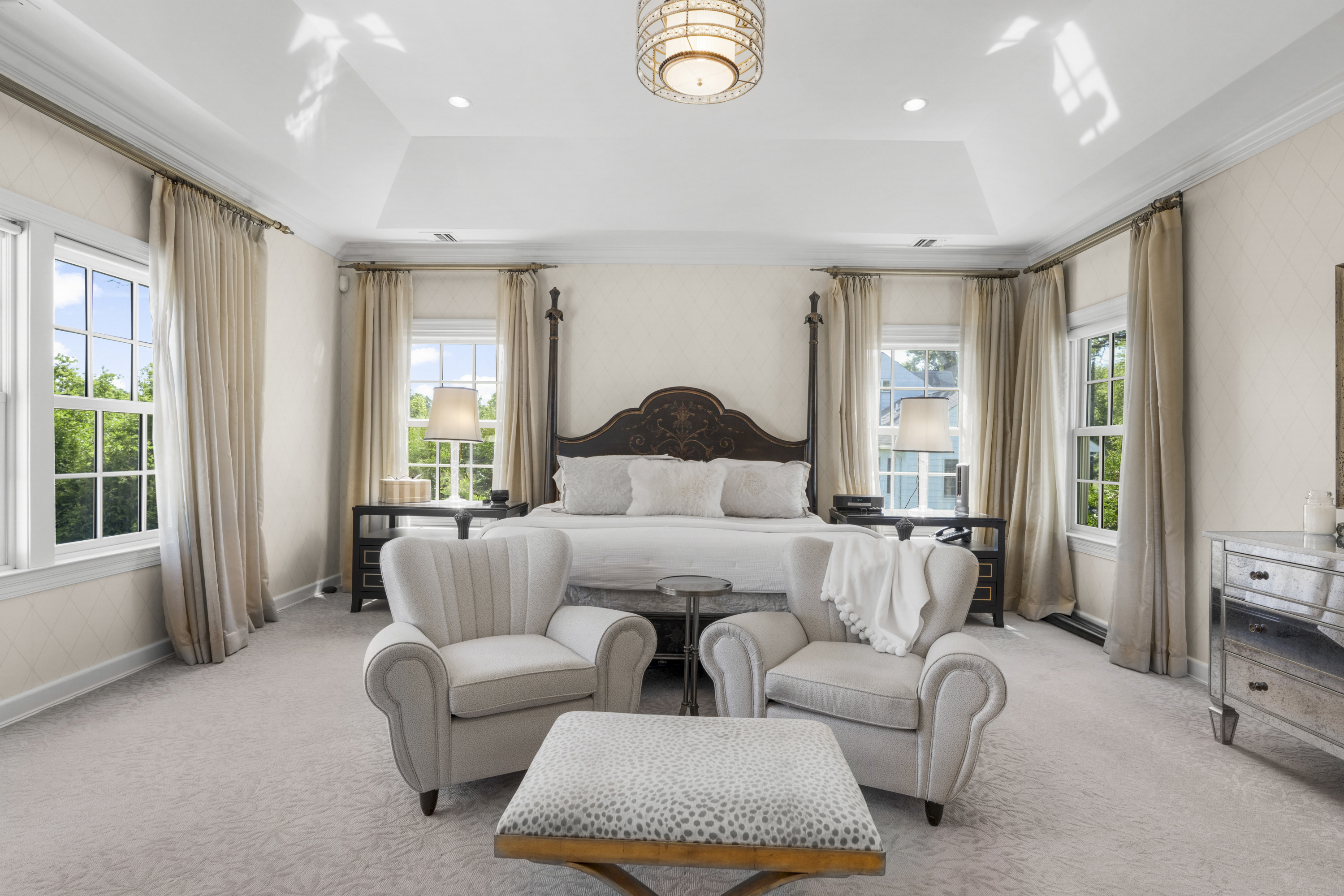  Elegant Larchmont Colonial - 物件實景