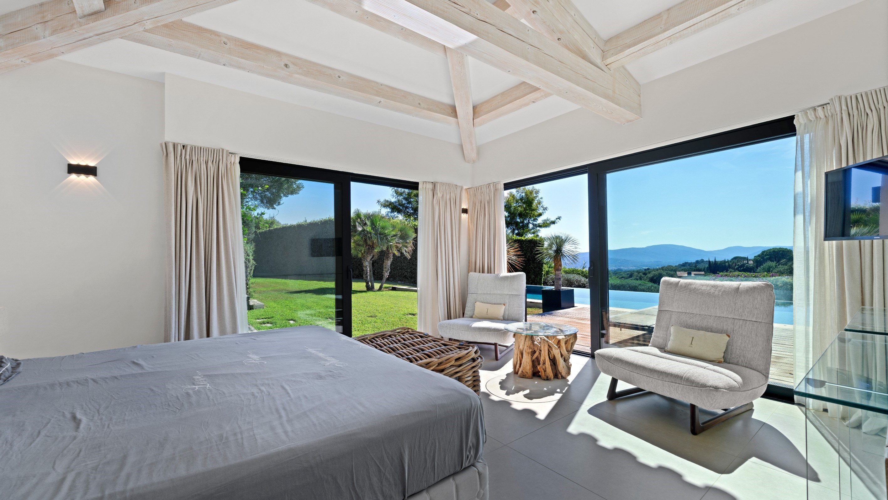  GRIMAUD – CONTEMPORARY VILLA WITH SEA VIEWS NEAR BEAUVALLON GOLF COURSE - 物件實景
