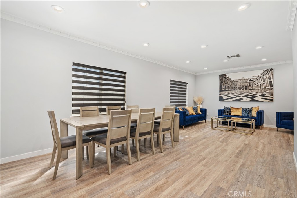 Valley Glen, California, 91401, United States, 4 Bedrooms Bedrooms, ,4 BathroomsBathrooms,Residential,For Sale,1990923