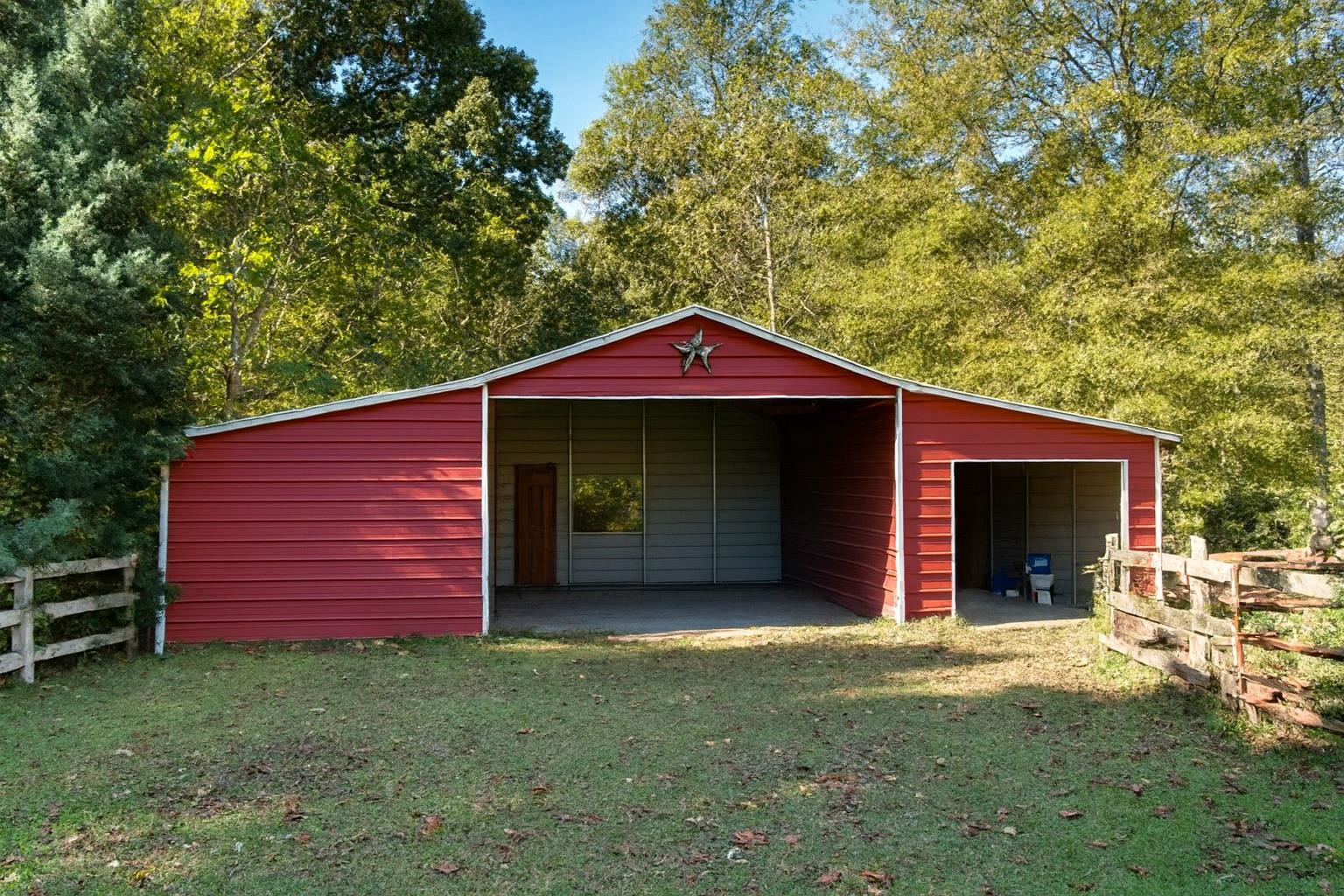 Landrum, South Carolina, 29356, United States, 2 Bedrooms Bedrooms, ,2 BathroomsBathrooms,Residential,For Sale,1978820
