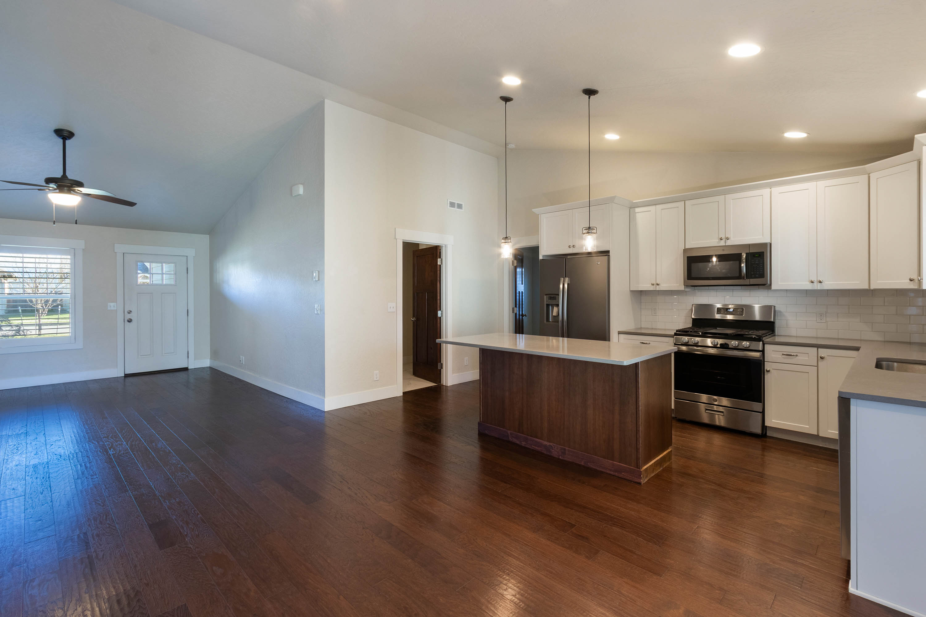 Sandpoint, Idaho, 83864, United States, 3 Bedrooms Bedrooms, ,2 BathroomsBathrooms,Residential,For Sale,2006353