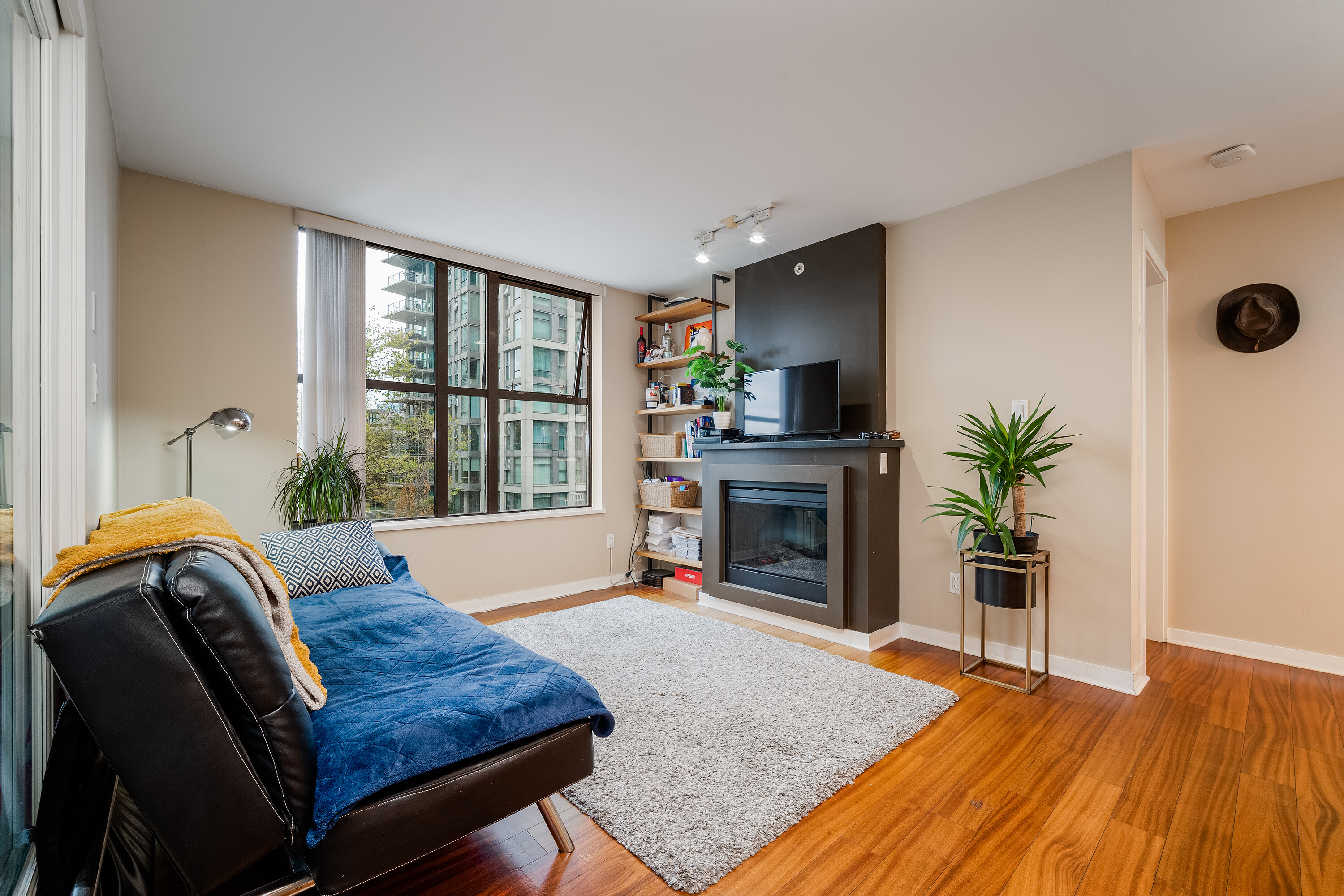  One Bedroom in Yaletown - 物件實景