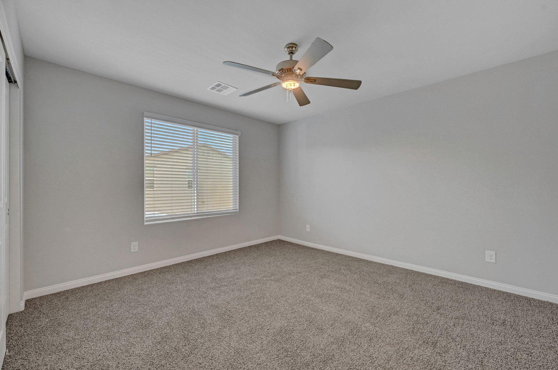  Spacious Valley Vista 5BR with Loft, 3-Car Garage & Premium Lot Size - 物件實景