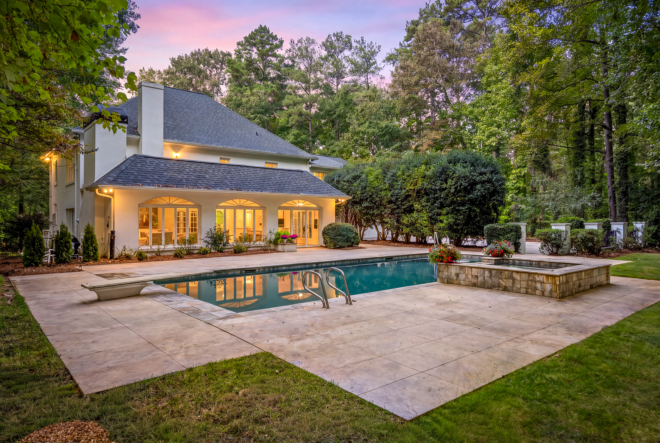  Timeless Architecture, Refined Interiors, and Modern Comfort in Sandy Springs - 物件實景