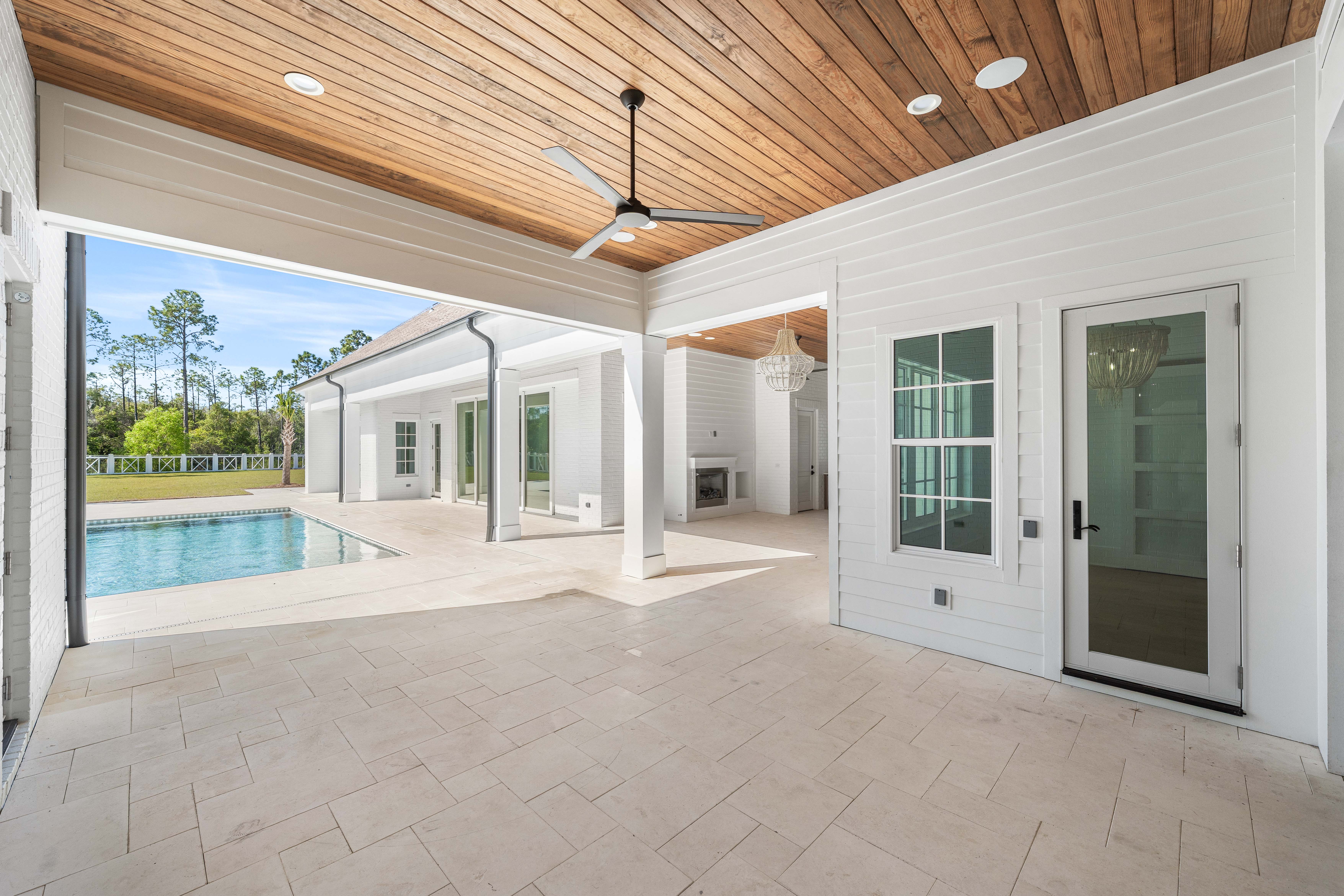  Magnificent Half-Acre Estate With Outdoor Oasis and Casita - 物件實景