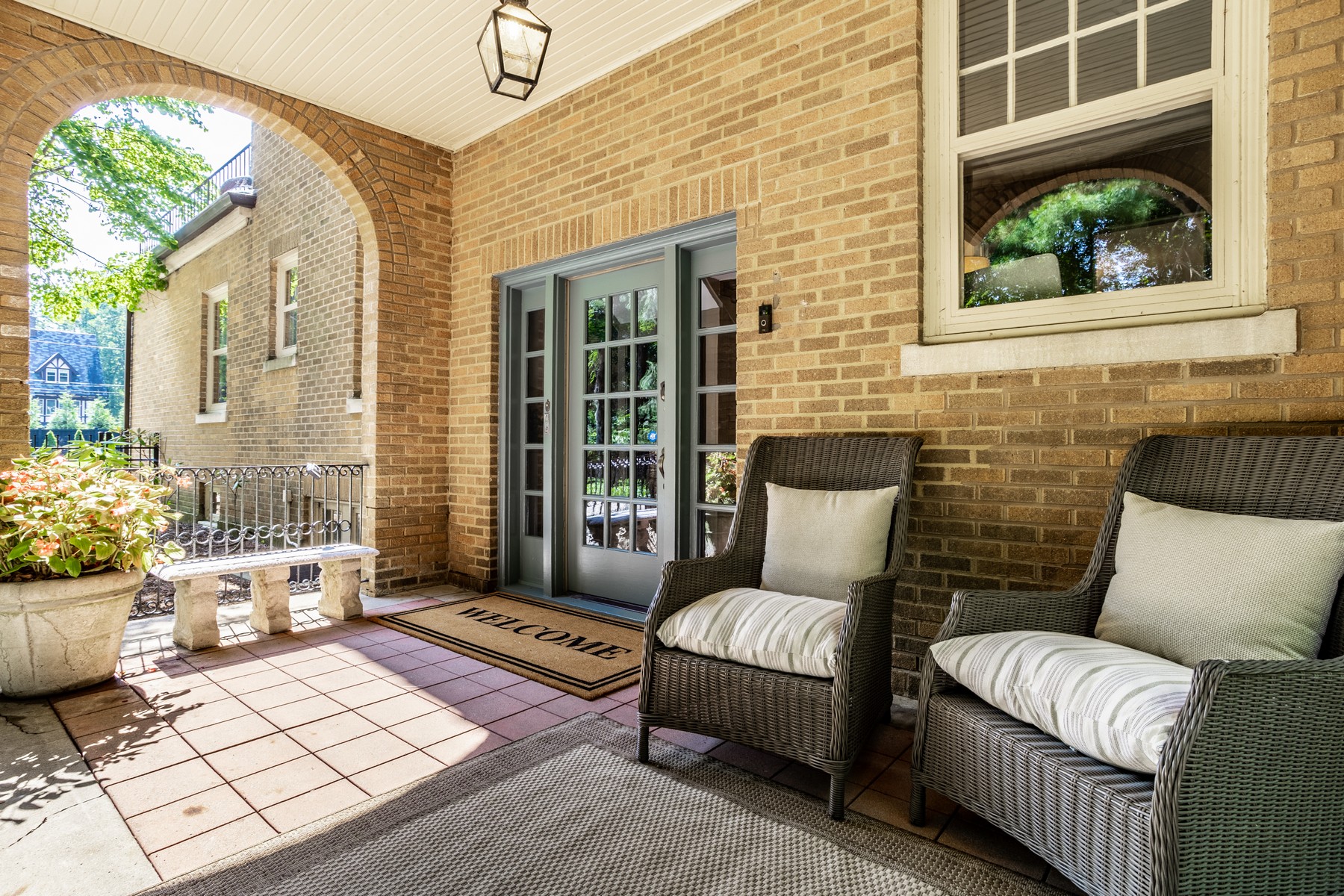  Gated English Tudor Home on One of the Most Desirable Blocks in Meridian Kessler - 物件實景