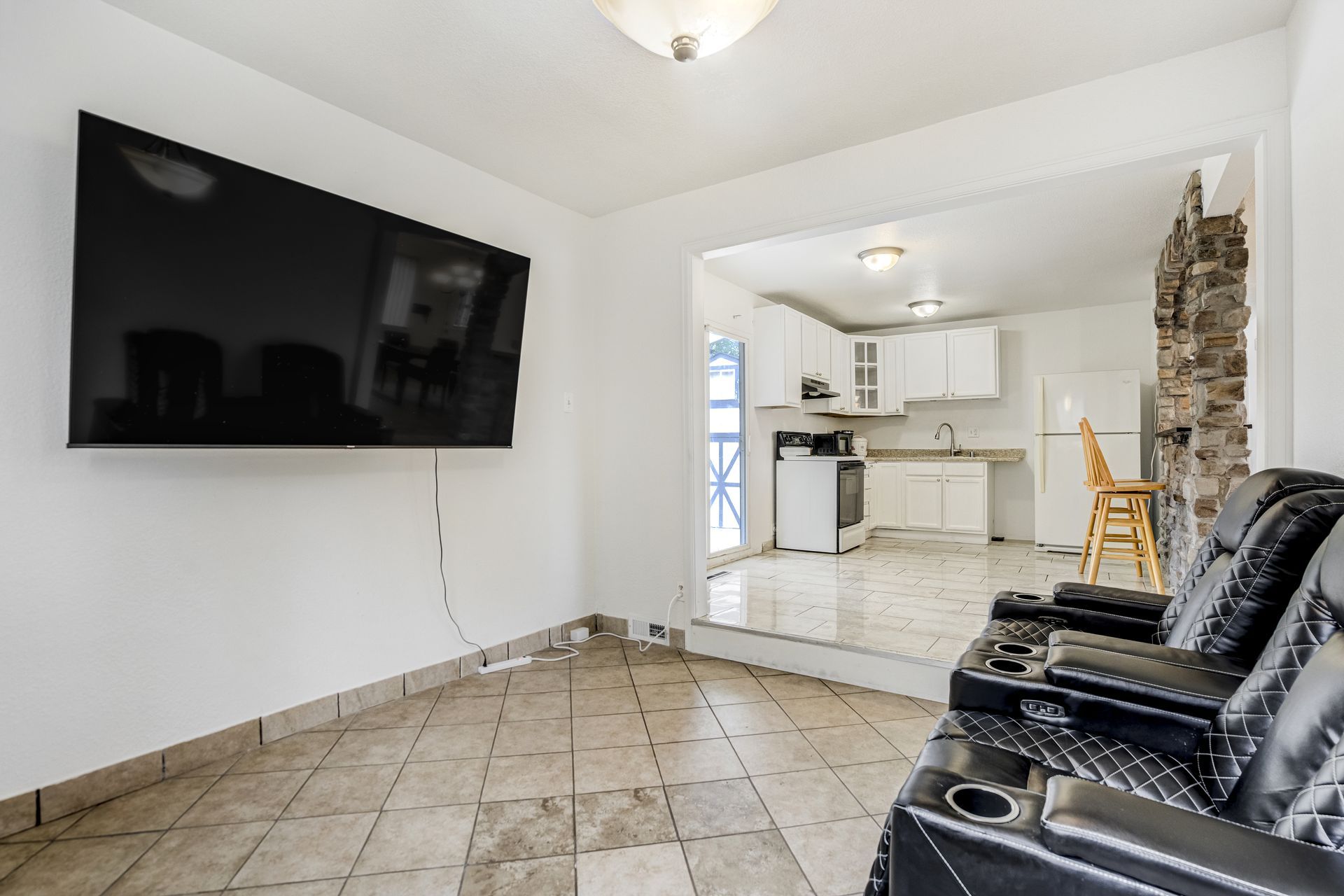  Updated Four Bedroom Home with Assumable Loan - 物件實景