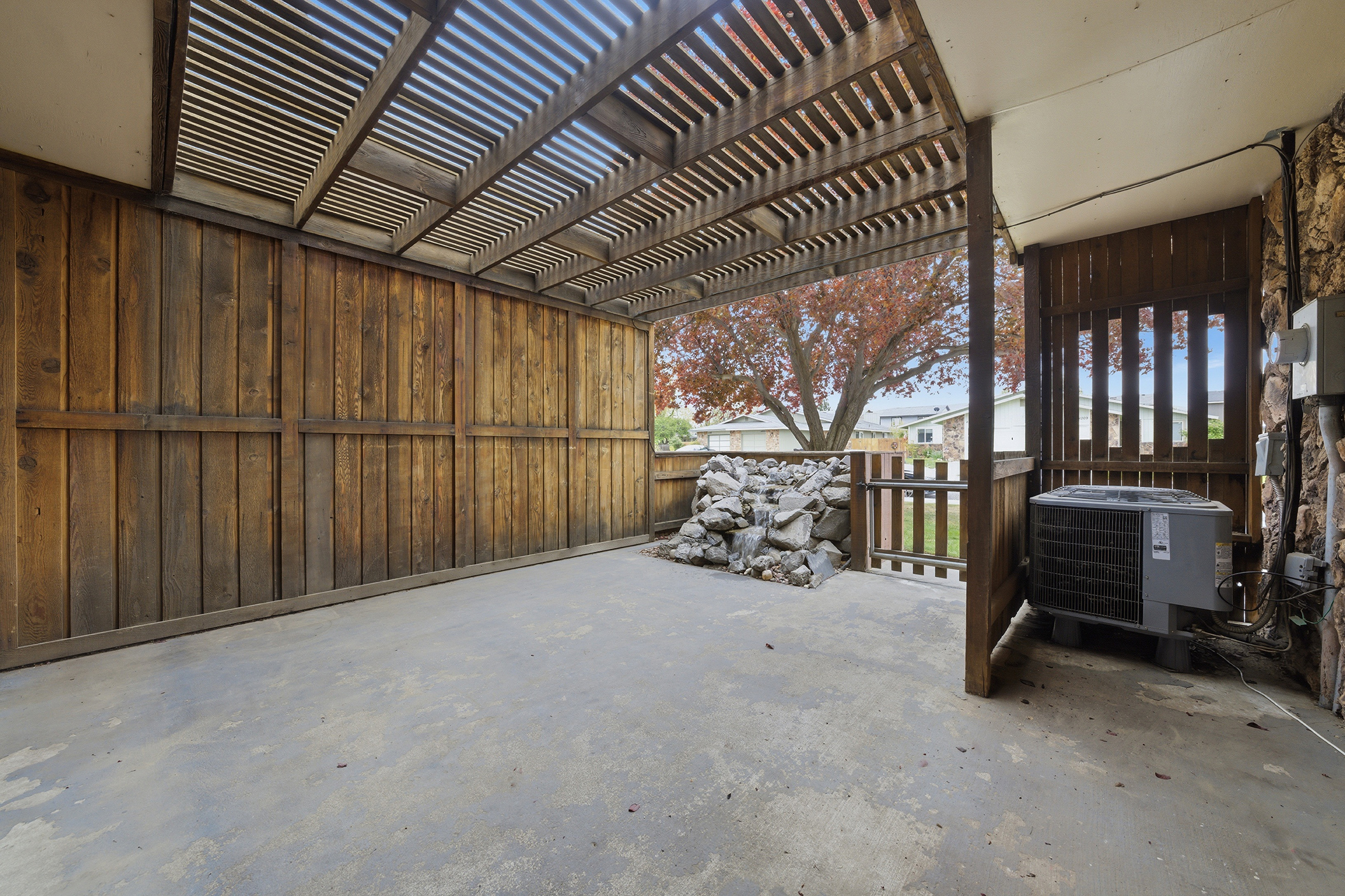  Updated and move in ready - 物件實景