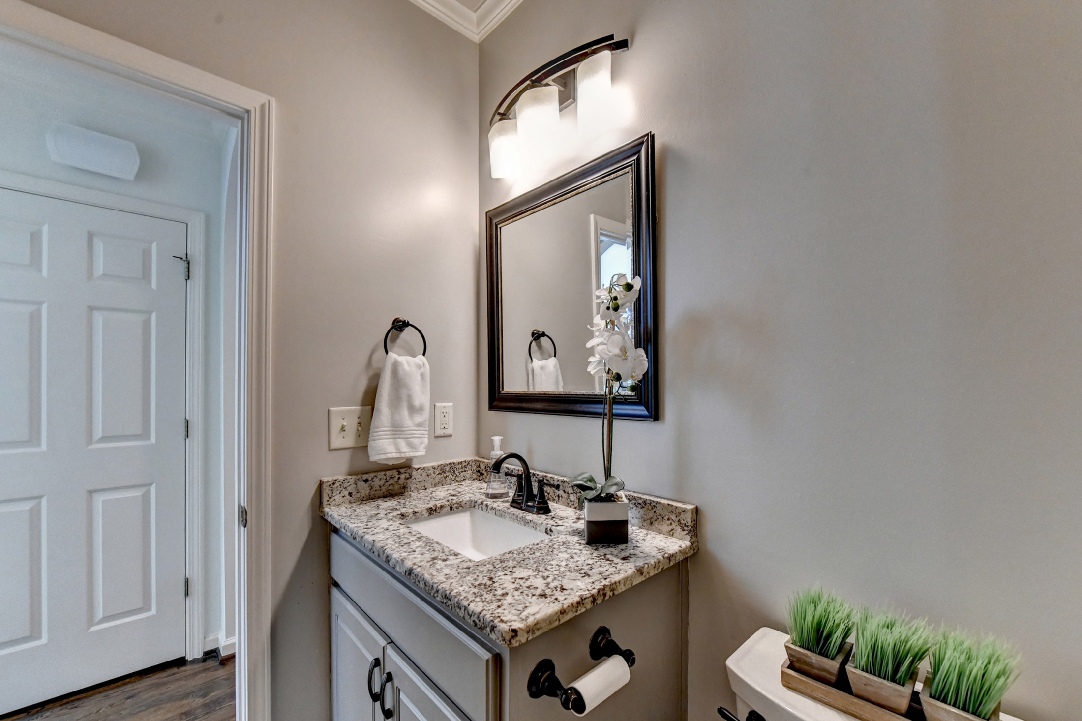  Stunning, Fully Renovated Glen Abbey Home Nestled in the Heart of Alpharetta - 物件實景