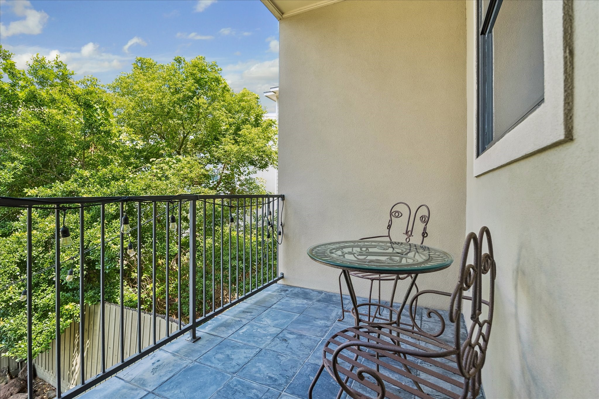  715 Birdsall Street - 物件實景