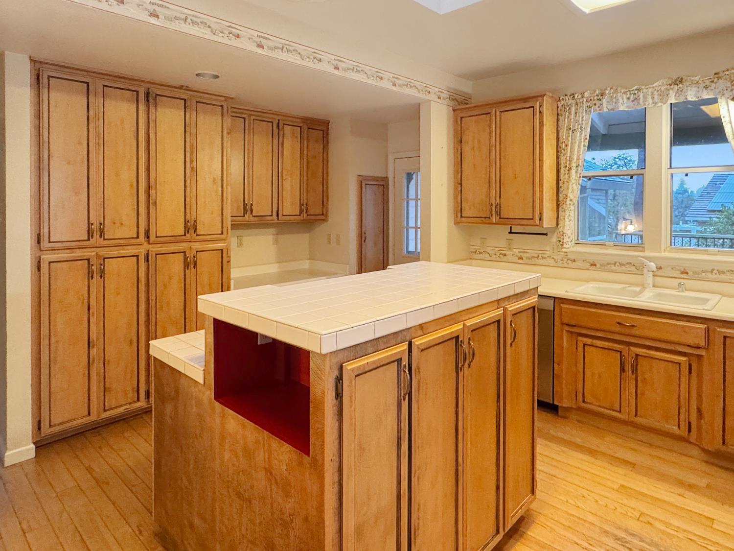 Auburn, California, 95603, United States, 4 Bedrooms Bedrooms, ,3 BathroomsBathrooms,Residential,For Sale,1988591