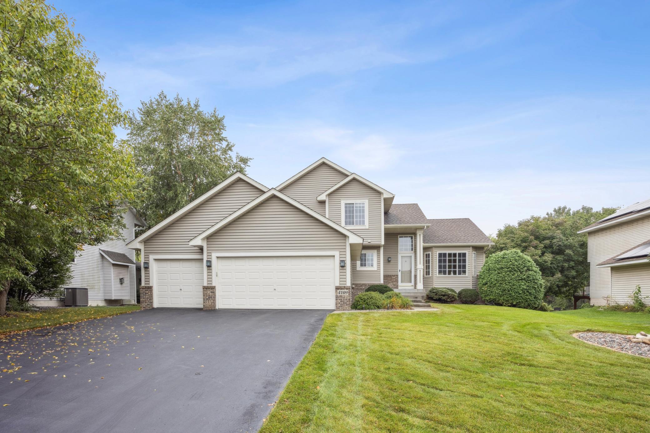 Brooklyn Park, Minnesota, 55443, United States, 4 Bedrooms Bedrooms, ,4 BathroomsBathrooms,Residential,For Sale,1951377
