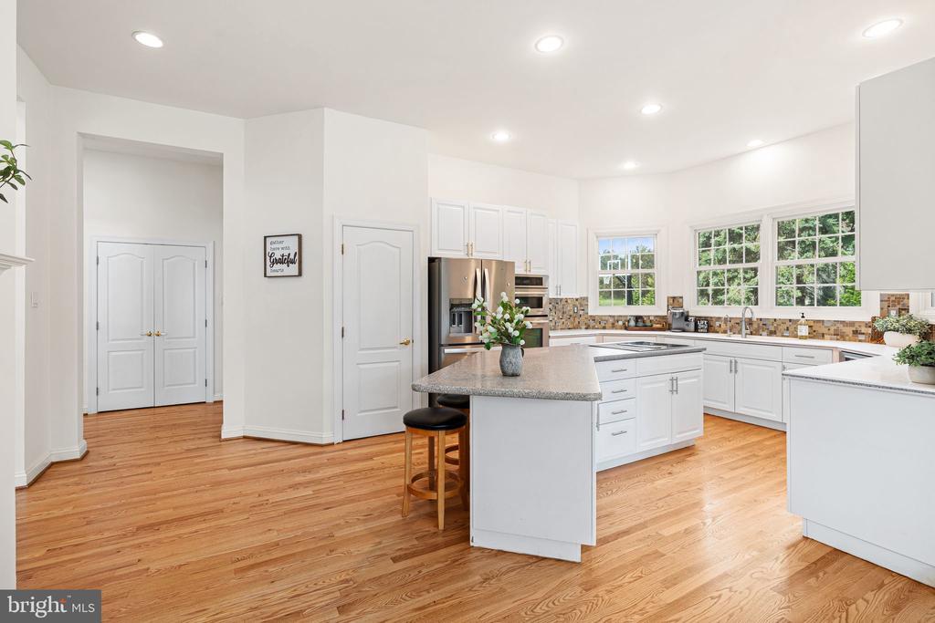 Newtown, Pennsylvania, 18940, United States, 4 Bedrooms Bedrooms, ,4 BathroomsBathrooms,Residential,For Sale,1941043