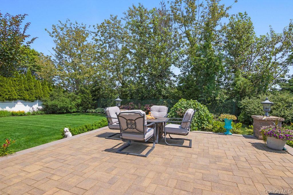 Mount Sinai, New York, 11766, United States, 4 Bedrooms Bedrooms, ,3 BathroomsBathrooms,Residential,For Sale,1934193