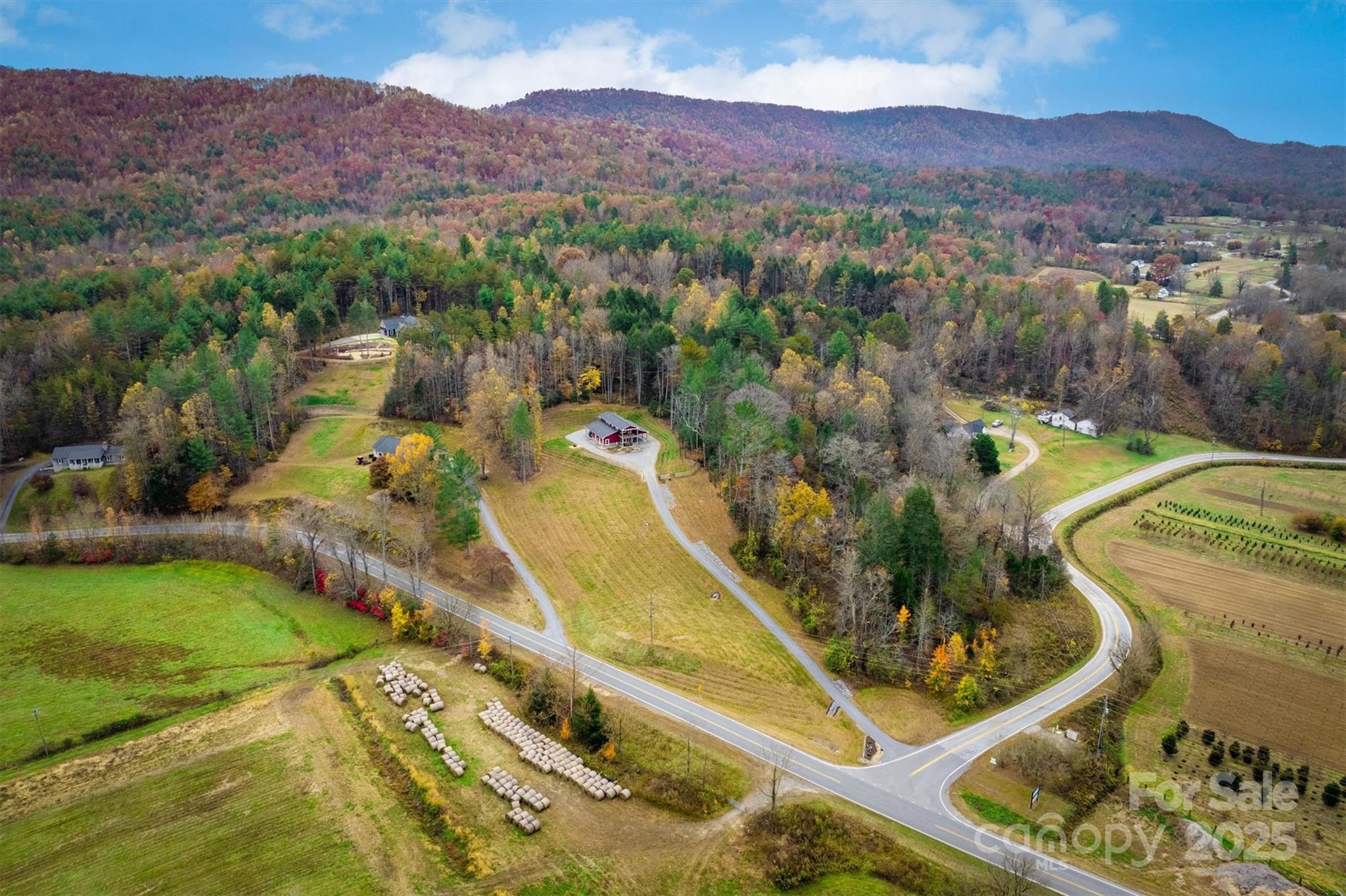 Lenoir, North Carolina, 28645, United States, 3 Bedrooms Bedrooms, ,3 BathroomsBathrooms,Residential,For Sale,1992065