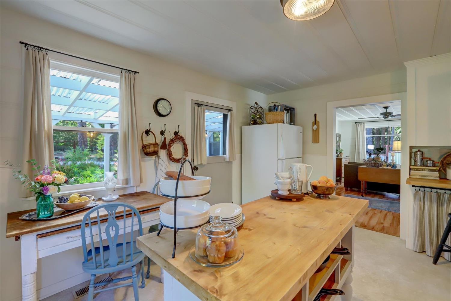 Nevada City, California, 95959, United States, 2 Bedrooms Bedrooms, ,1 BathroomBathrooms,Residential,For Sale,1982930