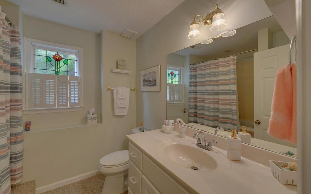 Young Harris, Georgia, 30582, United States, 3 Bedrooms Bedrooms, ,3 BathroomsBathrooms,Residential,For Sale,1974109